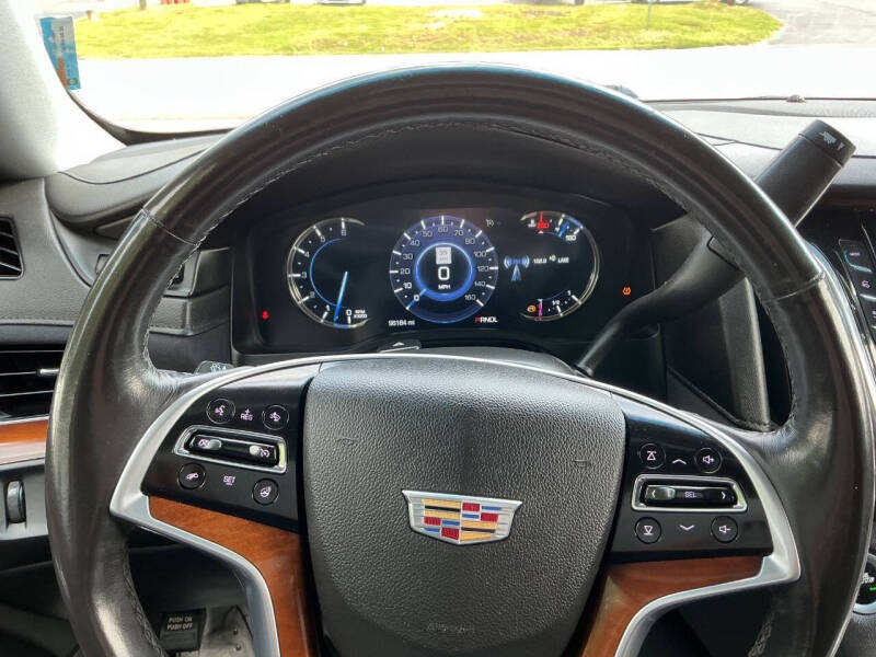 2019 Cadillac Escalade Luxury