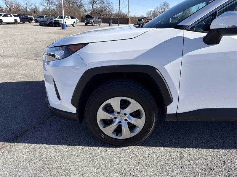 2019 Toyota RAV4 LE