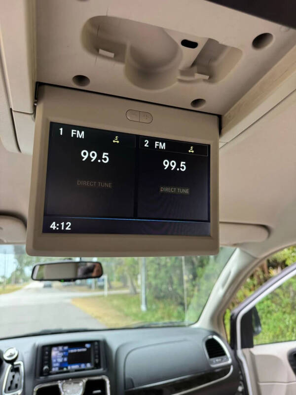 2014 Chrysler Town and Country Touring