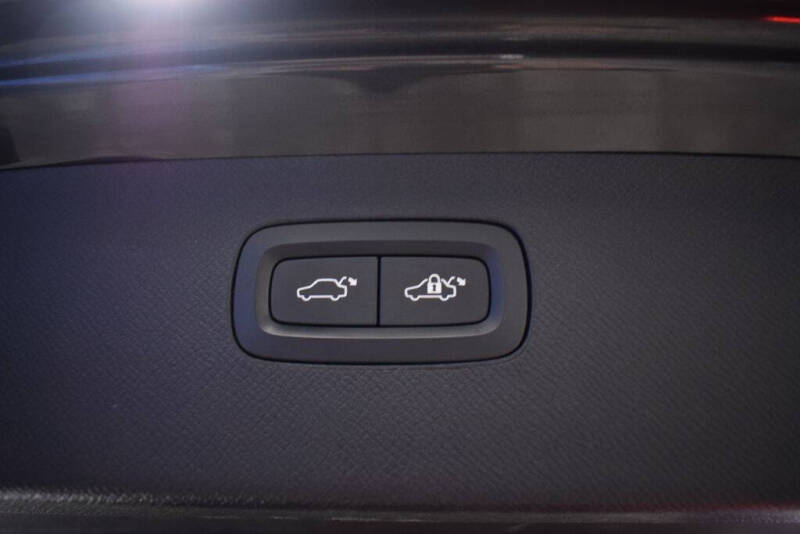 2018 Volvo XC90 T5 Momentum 7-Passenger