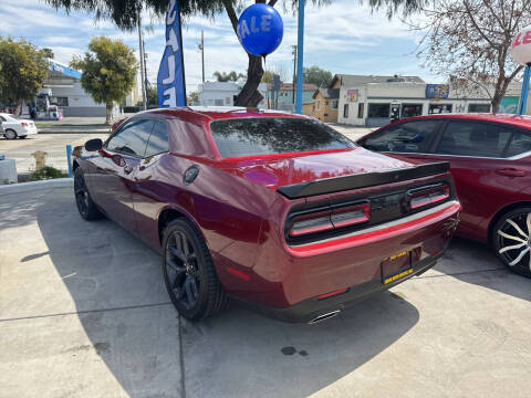 2021 Dodge Challenger SXT