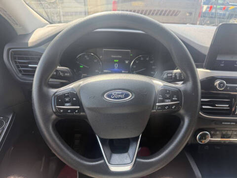 2022 Ford Escape Hybrid SE