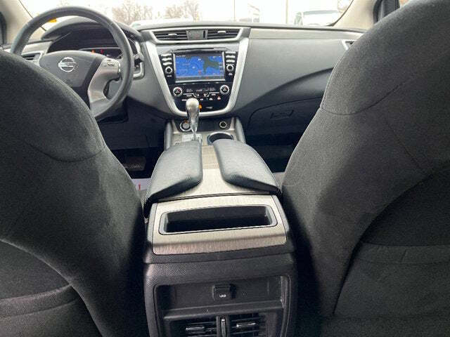 2017 Nissan Murano 32