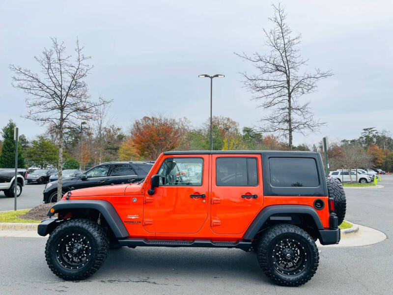 2015 Jeep Wrangler Unlimited Sahara photo 16