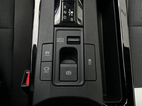 2025 Toyota Prius LE