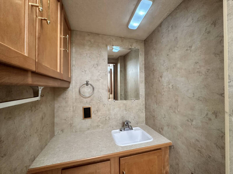 2006 Itasca Sunova / 29ft