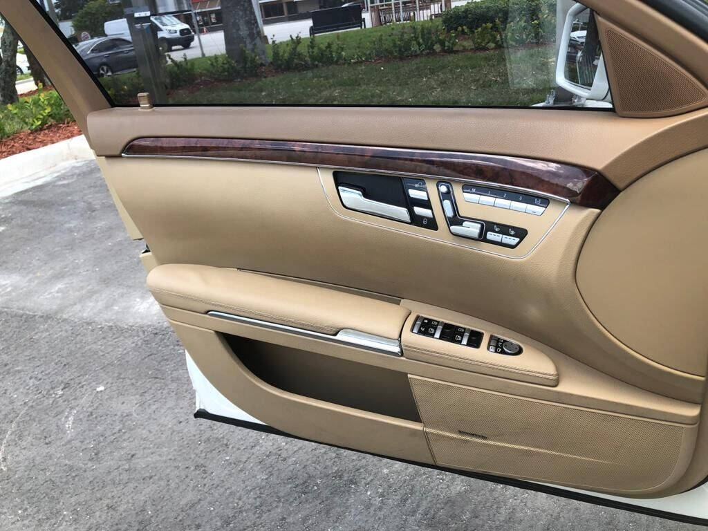 2010 MERCEDES-BENZ S-Class Sedan - $9,900