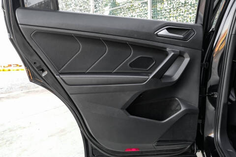 2022 Volkswagen Tiguan SE R-Line Black