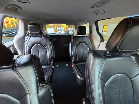 2022 Chrysler Pacifica Touring L