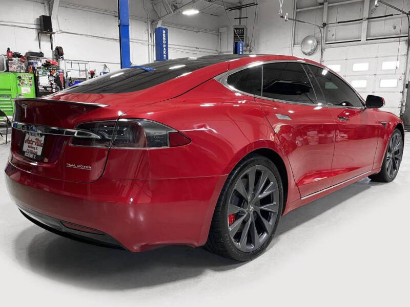 2020 Tesla Model S Performance
