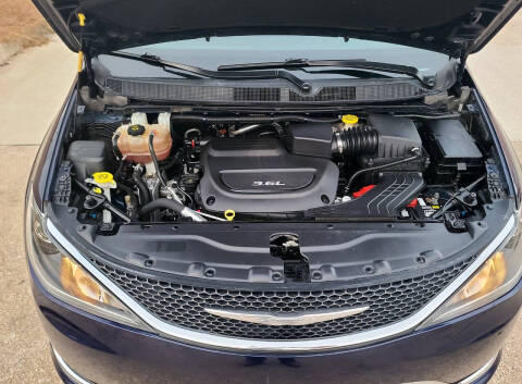 2017 Chrysler Pacifica Touring-L Plus