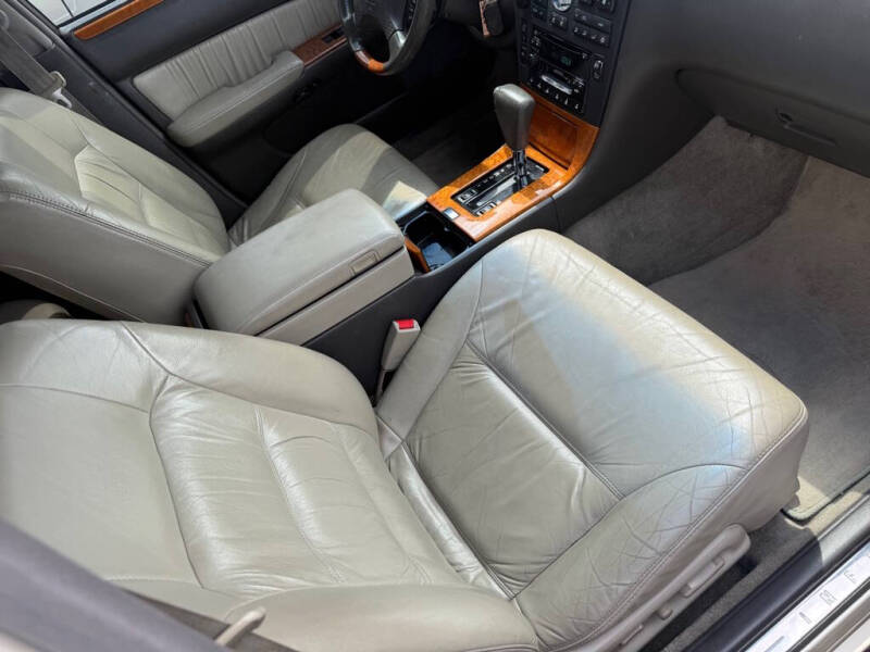 2000 Infiniti Q45