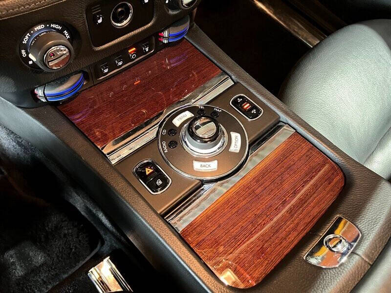 2010 Rolls-Royce Ghost Base photo 30