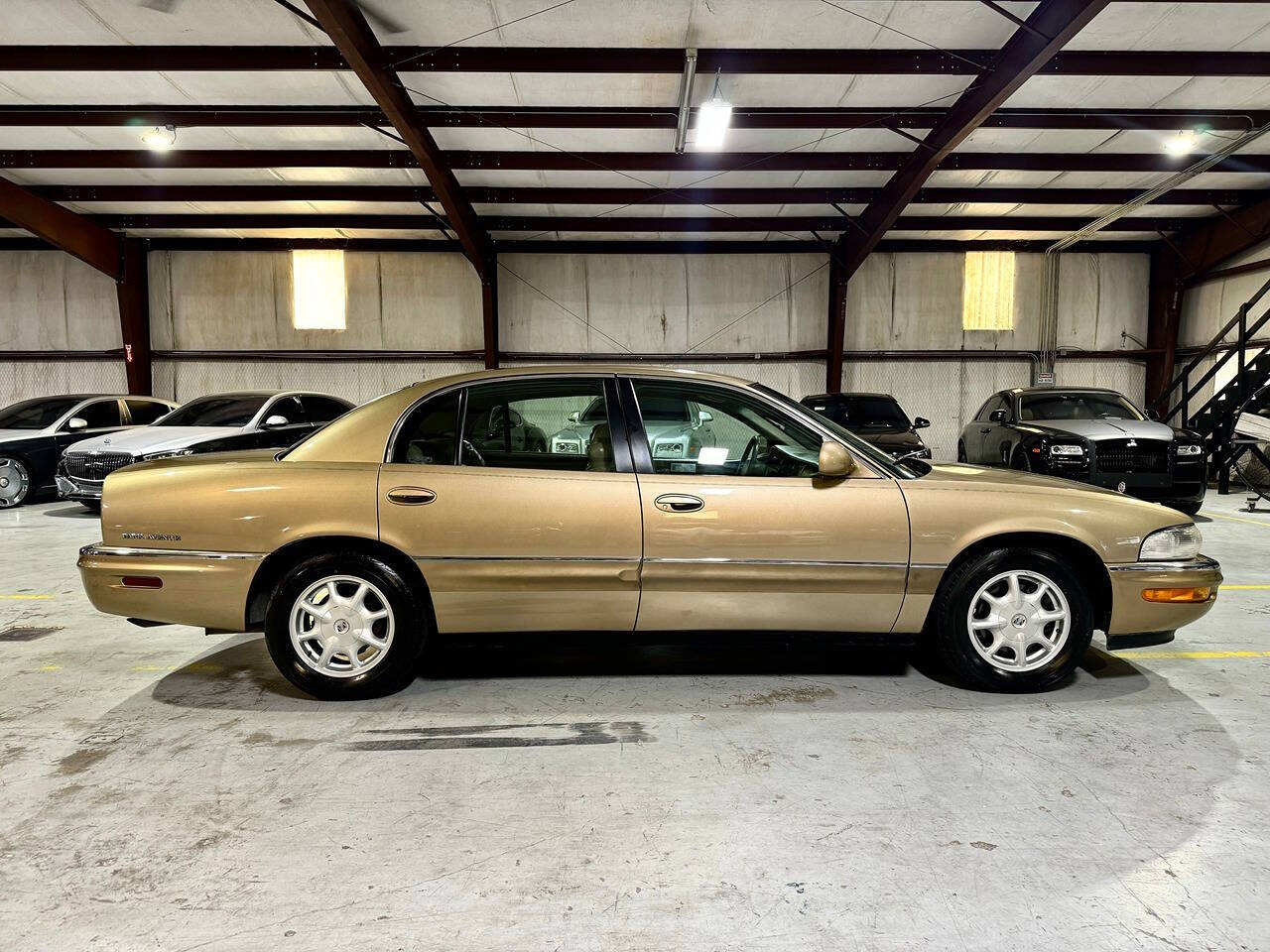 2000 Buick Park Avenue for sale at Carnival Car Company in Victoria, TX