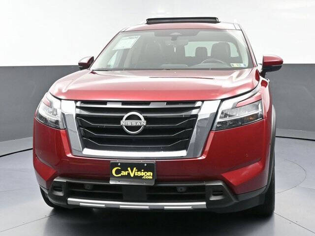 2023 Nissan Pathfinder SL