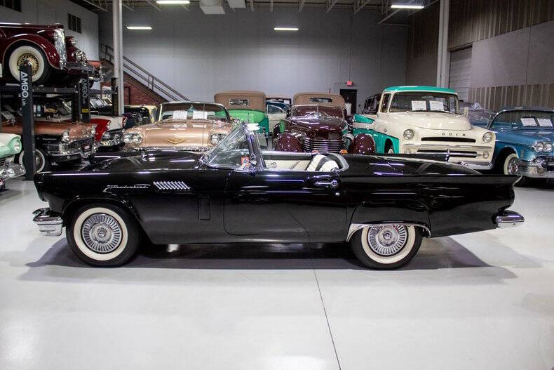 1957 Ford Thunderbird