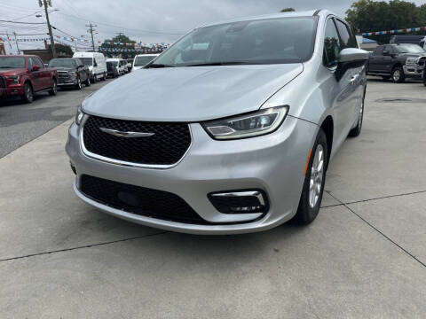 2023 Chrysler Pacifica for sale at Carolina Direct Auto Sales in Mocksville NC