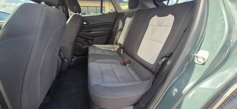 2025 Chevrolet Trax LS