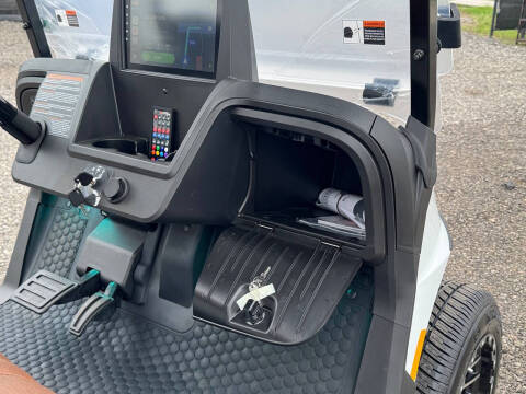 2026 E-Z-GO RXV 4
