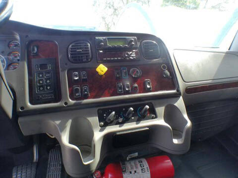 2018 Freightliner M2 106