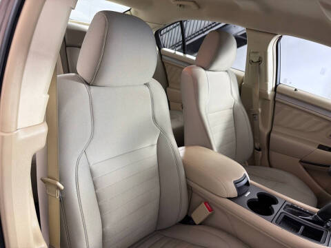 2016 Ford Taurus SE