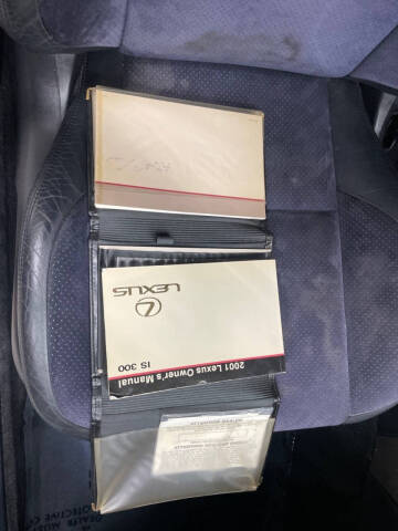 2001 Lexus IS 300