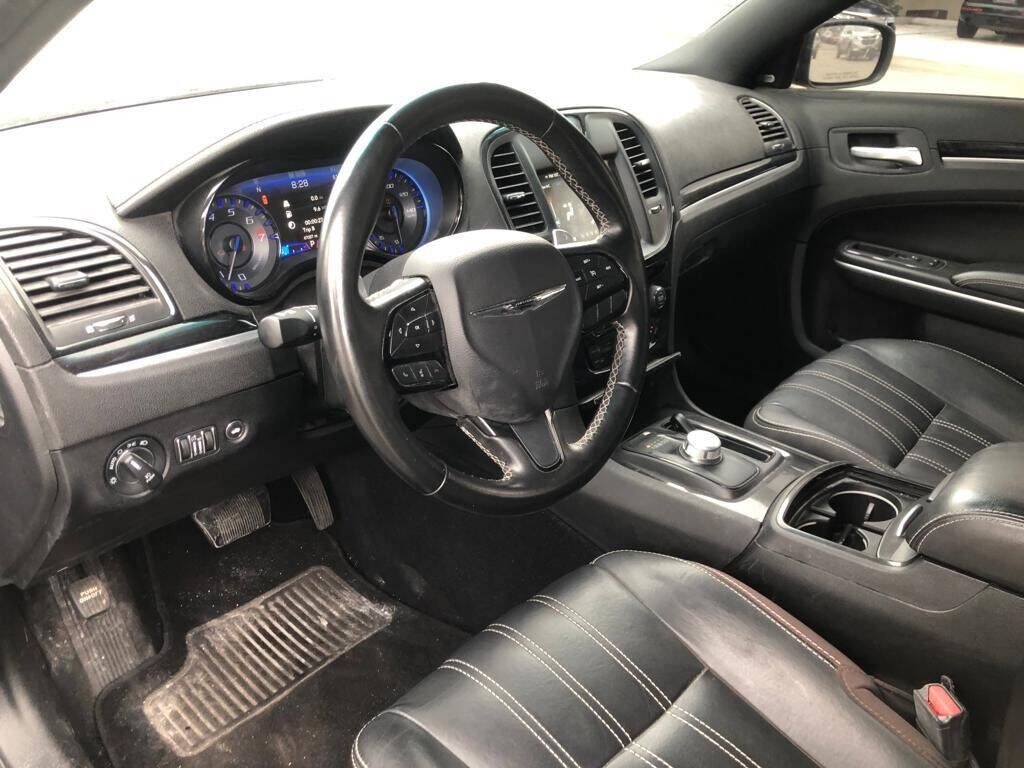 2019 CHRYSLER 300 Sedan - $18,500