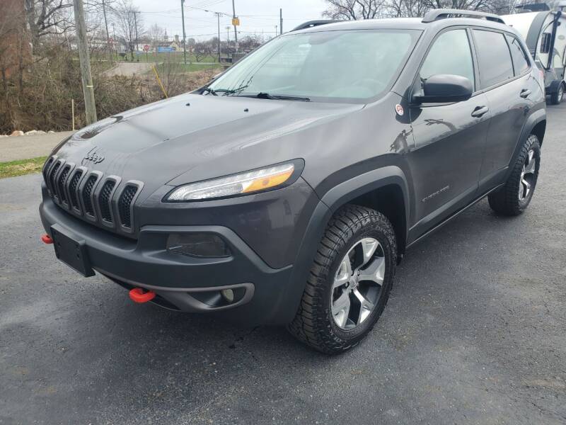2014 Jeep Cherokee for sale at GLASS CITY AUTO CENTER in Lancaster OH
