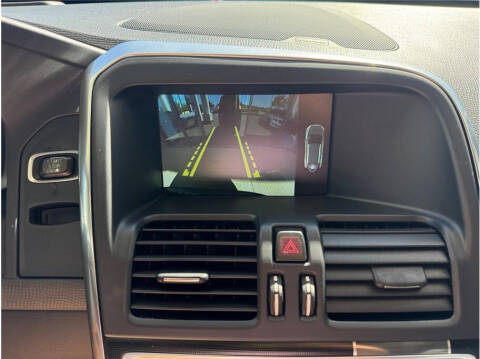 2017 Volvo XC60 T6 R-Design