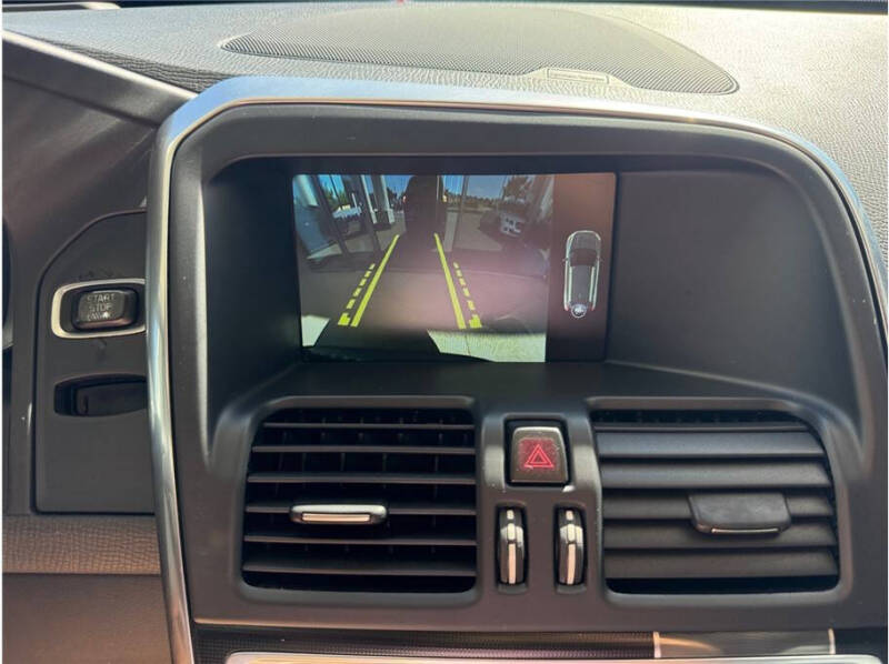 2017 Volvo XC60 T6 R-Design