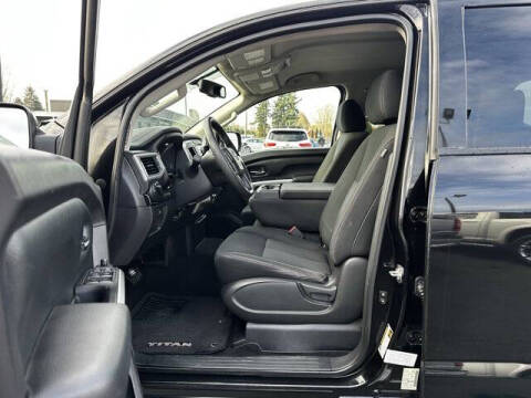 2017 Nissan Titan Platinum Reserve