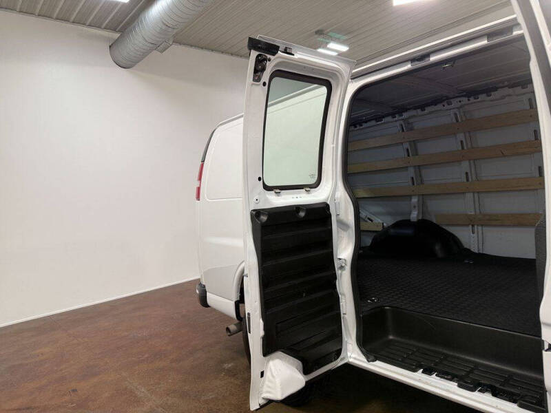 2024 GMC Savana 2500