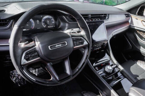 2023 Jeep Grand Cherokee Summit