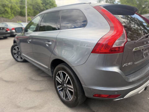 2017 Volvo XC60 T5 Dynamic