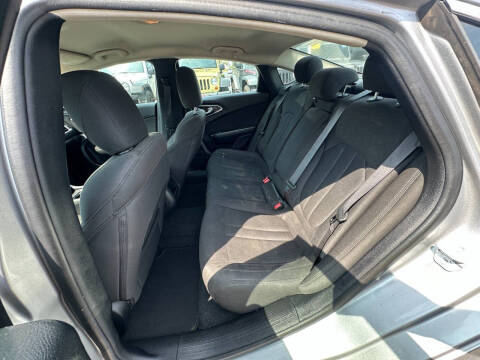 2016 Chrysler 200 Limited