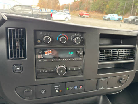 2025 Chevrolet Express 3500