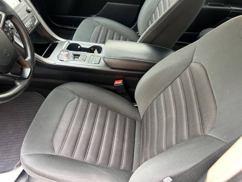 2019 Ford Fusion Hybrid SE