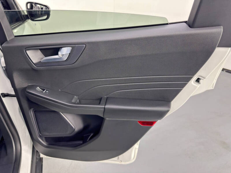 2024 Ford Escape Hybrid ST-Line Select