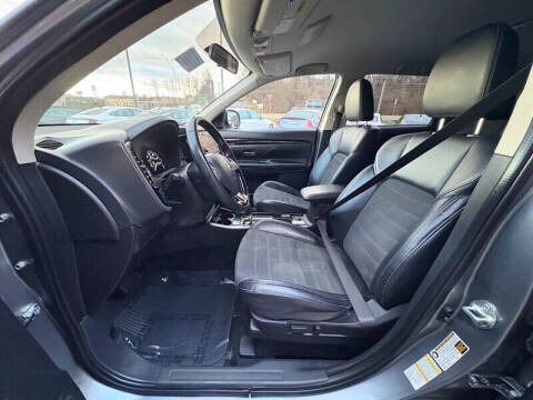 2019 Mitsubishi Outlander SE