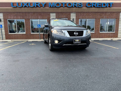 2013 Nissan Pathfinder for sale at Luxury Motors Credit, Inc. in Bridgeview IL