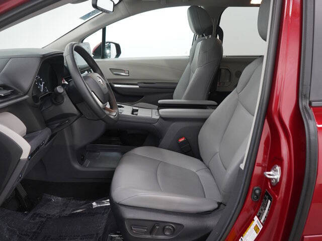 2024 Toyota Sienna XLE 7-Passenger