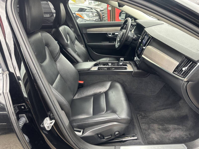 2023 Volvo S90 B6 Plus