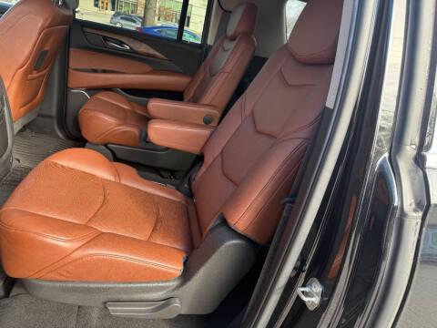 2017 Cadillac Escalade ESV Luxury