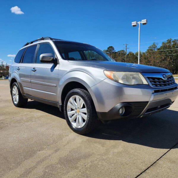 2011 Subaru Forester X Limited photo 3