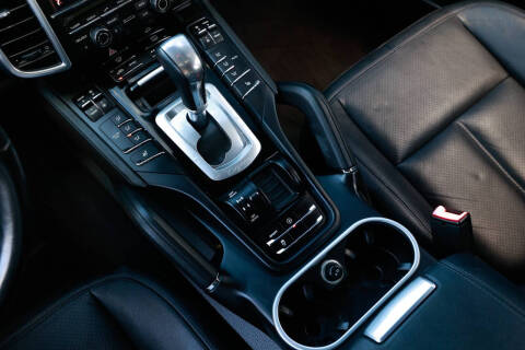 2014 Porsche Cayenne Platinum