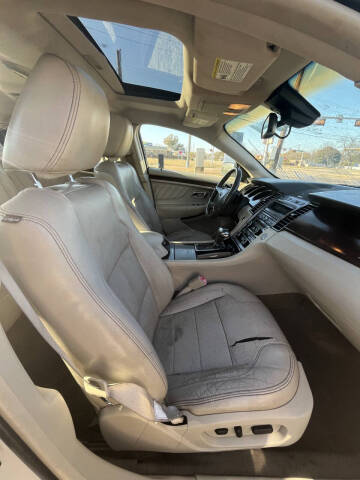 2010 Ford Taurus Limited