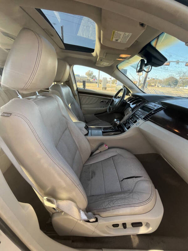 2010 Ford Taurus Limited