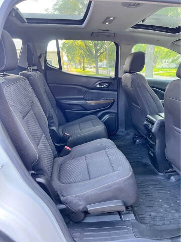 2017 GMC Acadia SLE-2