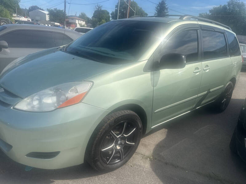 2009 Toyota Sienna LE 7-Passenger