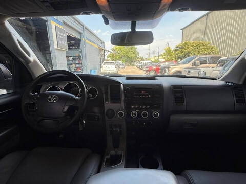 2013 Toyota Sequoia SR5